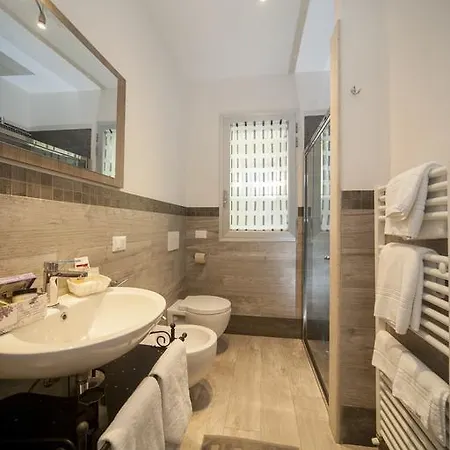 Giardini Apartment *