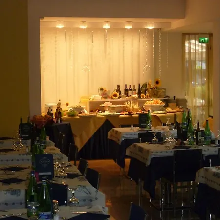 Hotel Mon Pays 3*