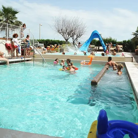 Hotel Fedora 3*