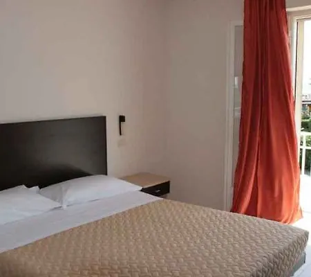 Vela D'oro Otel 2*