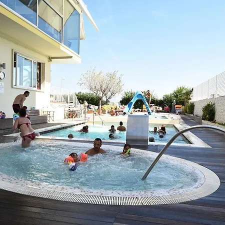 Fedora Hotel