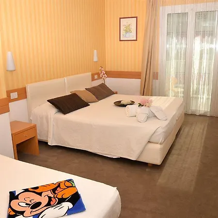 Fedora Hotel 3*