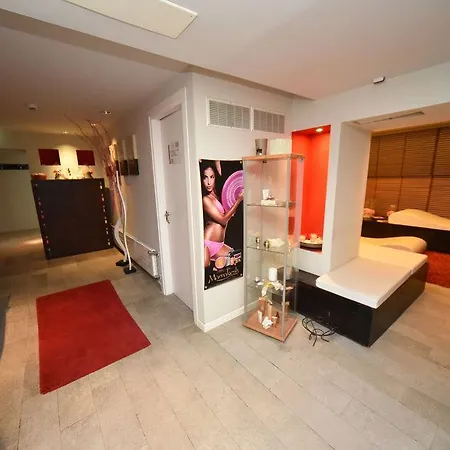 Fedora Hotel 3*