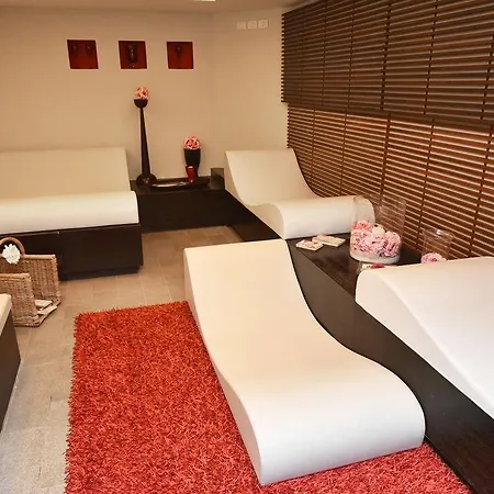 Fedora Hotel