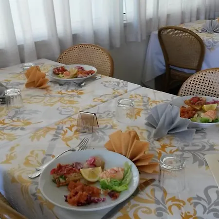 Hotel Desire'