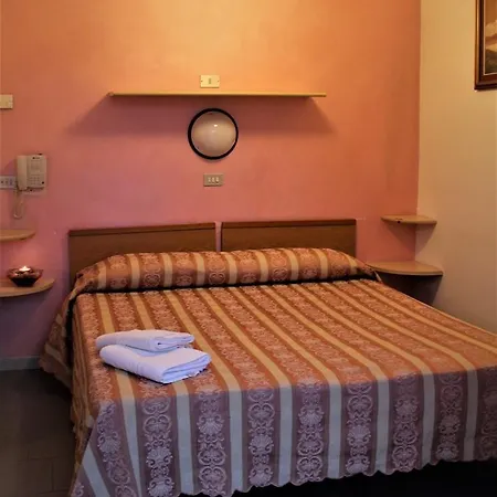 Midi Hotel