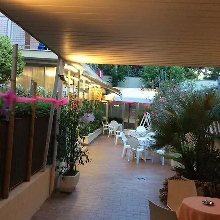 Hotel Pupa