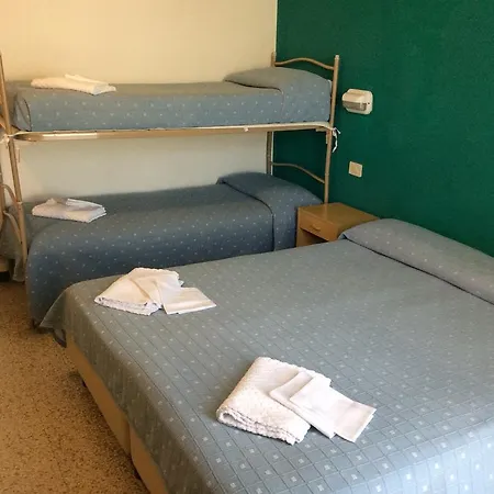 Pupa Hotel 2*