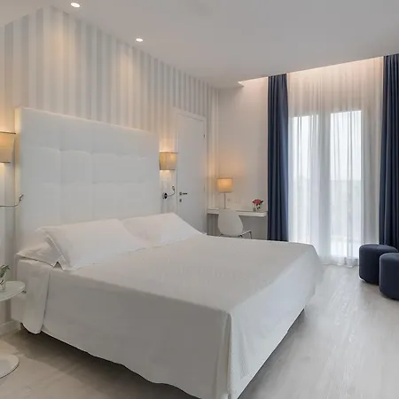 Fedora 3* Riccione