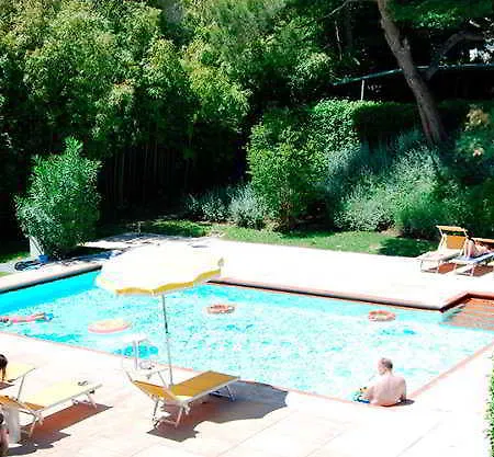 Aparthotel Residenze Al Colle Dei Pini Riccione