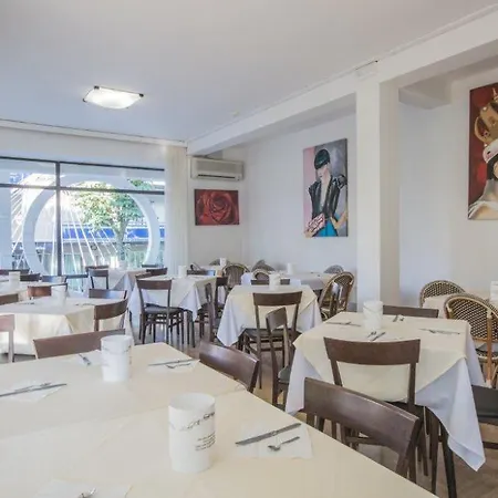Hotel Hollywood 2*