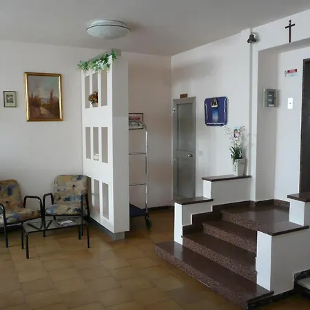 Pupa 2*