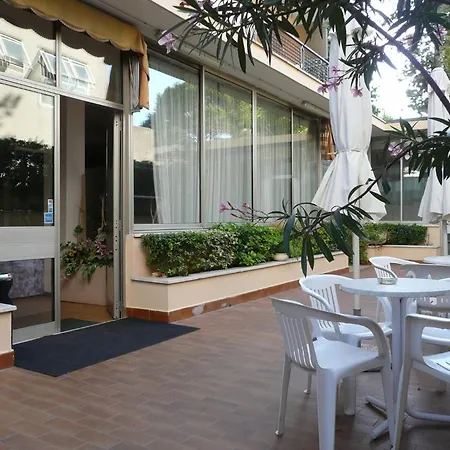 Pupa Hotel