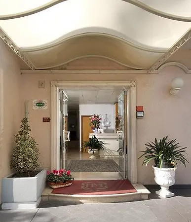 Morena Hotel 2*