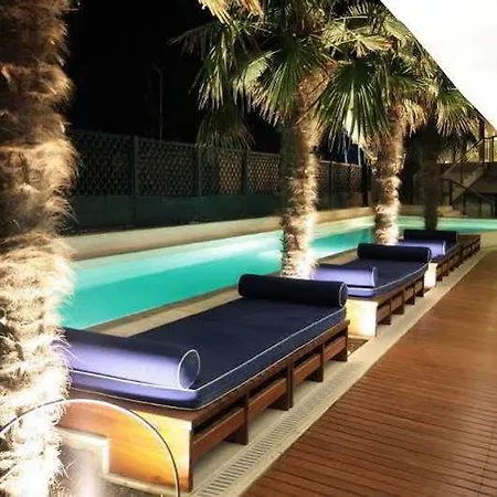 Hotel Kursaal - Fronte Mare Con Piscina