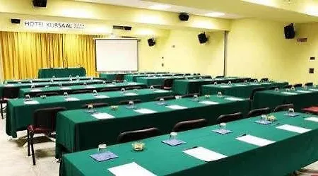 Kursaal - Fronte Mare Con Piscina 3* Riccione