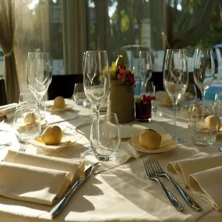Kent Hotel 3*