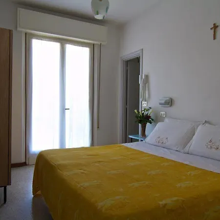 Tua Hotel *
