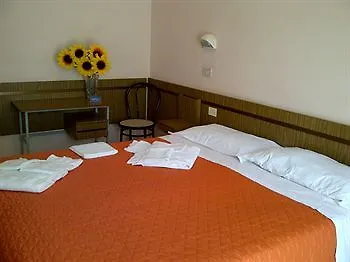 Lh Hotel