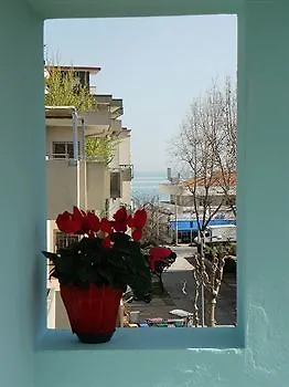 Lh Hotel 4*