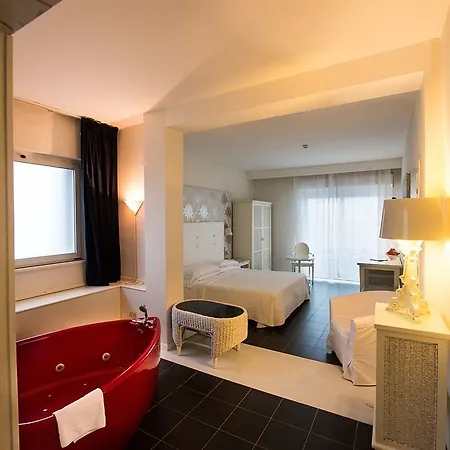 Hotel Mediterraneo 4*