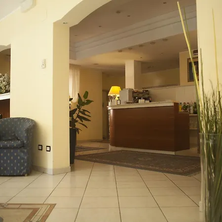 Hotel Cannes - In Pieno Centro 3*