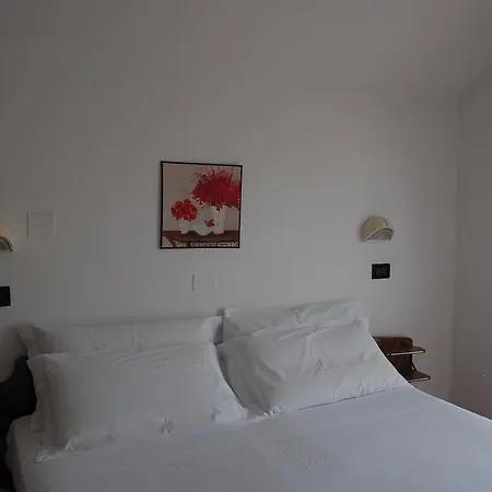 Flores Hotel