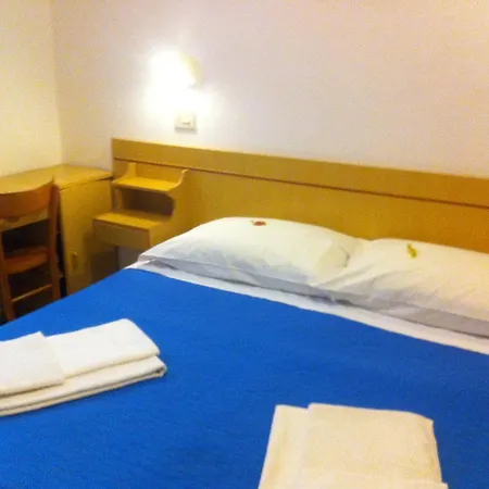 Hotel Italia *
