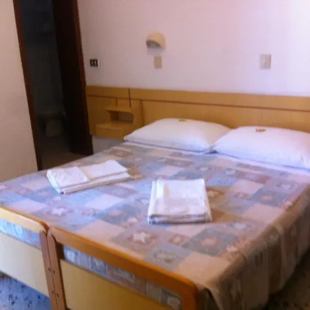 Hotel Italia *