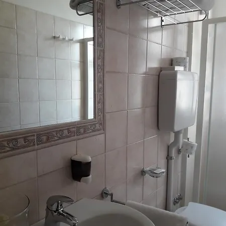 Venus Hotell 3*