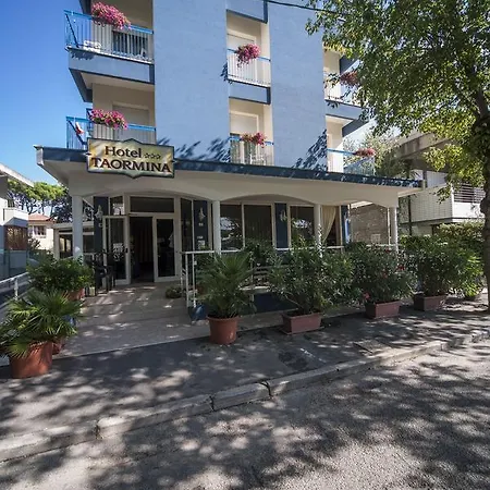 Taormina Hotel 3*