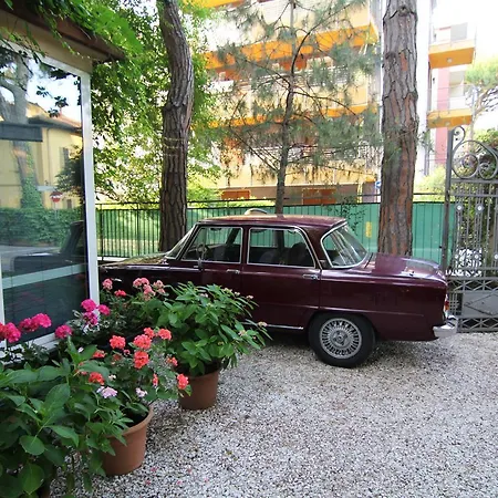 Garni Picnic Hotel *