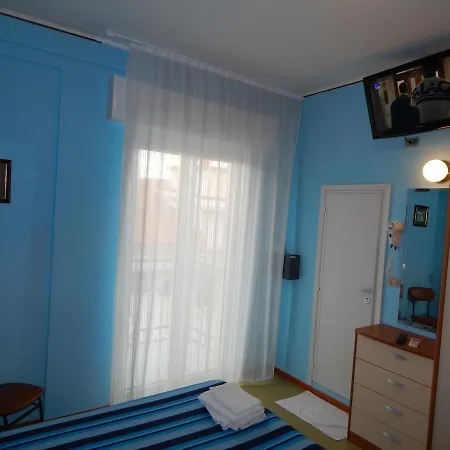 Vera Hotel *
