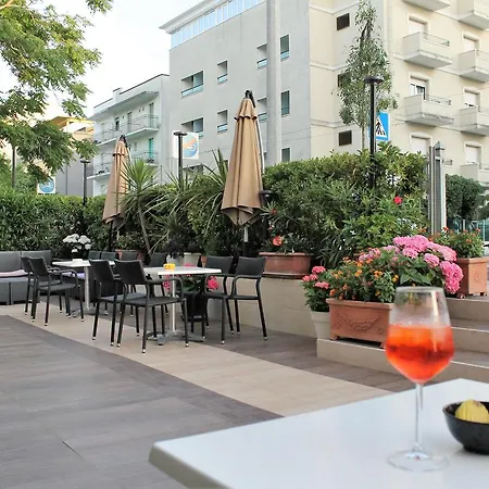 Hotel Imperiale - Fronte Mare 2*