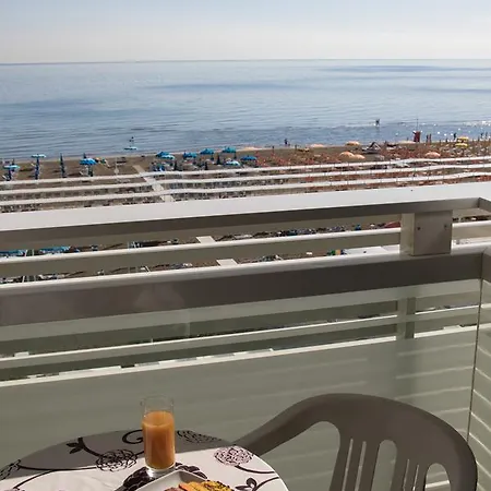Hotel Club 3*