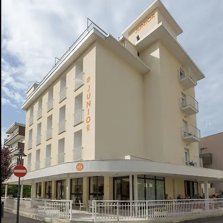 Hotel Junior 2*