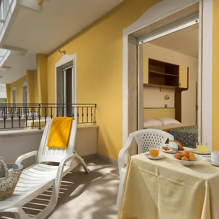 Hotel Cannes - In Pieno Centro 3*