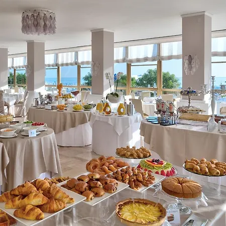 Отель Abner's 4*