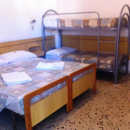 Italia Hotel *