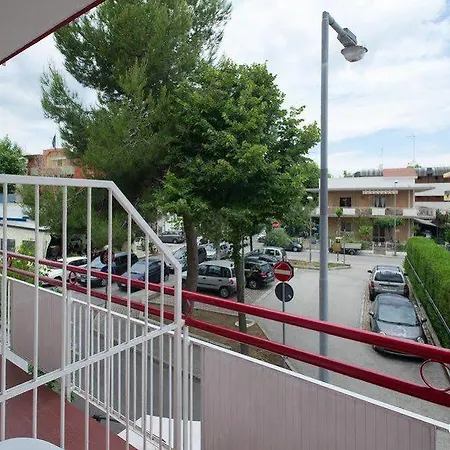 Ibiza 2* Fogliano Marina