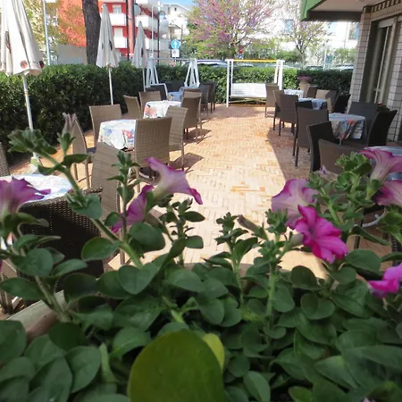 Hotel Etna - Nuova Gestione Romagnola & Parcheggio 3*
