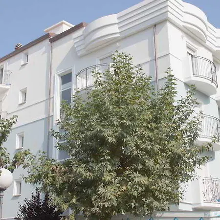 Mareo Aparthotel 3*