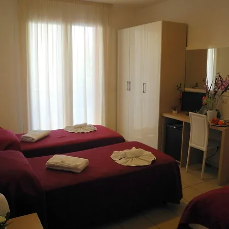 Tritone Hotel 3*