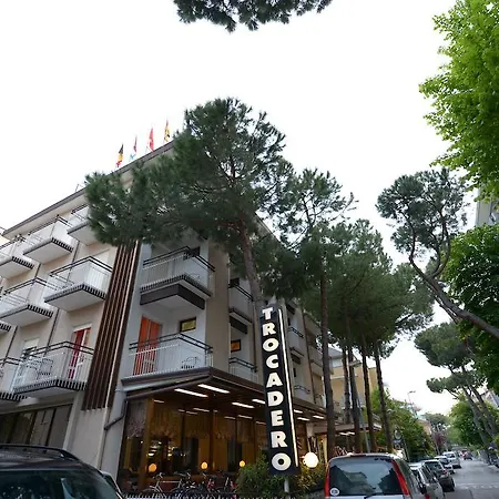 Trocadero Hotel 2*