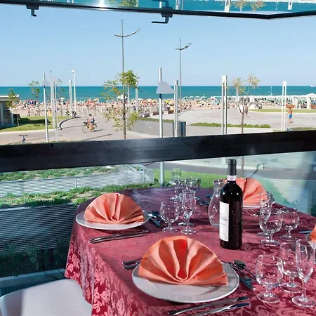 Szálloda Baltic Riccione-fronte Mare