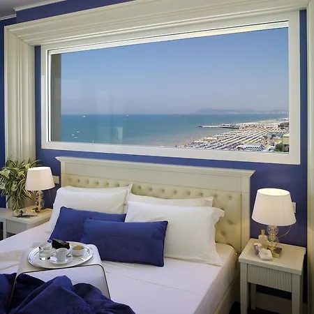 Hotel Tiffany's 4*