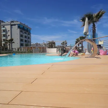 Hotel Commodore 3*