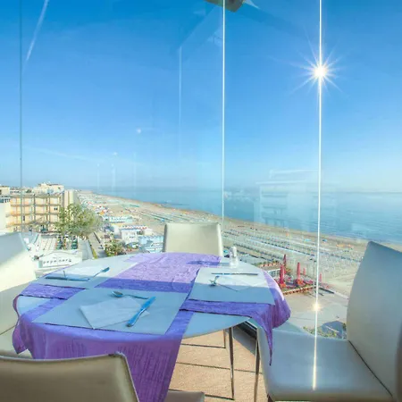 Commodore Hotel 3*