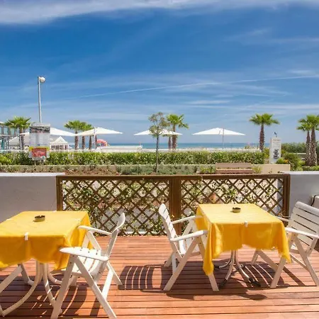Commodore Hotel 3*