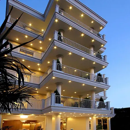 Gala Hotel 3*